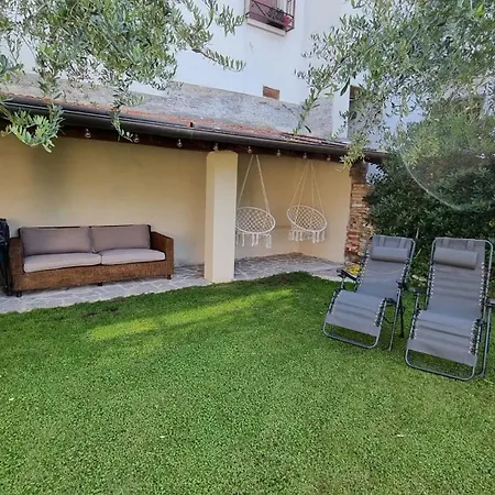 Casa Degli Ulivi A - House With Garden Near The Cir Lni00059 Apartmán *