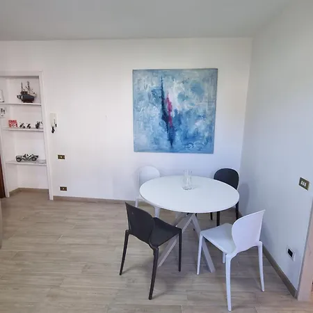 Casa Degli Ulivi A - House With Garden Near The Cir Lni00059 公寓